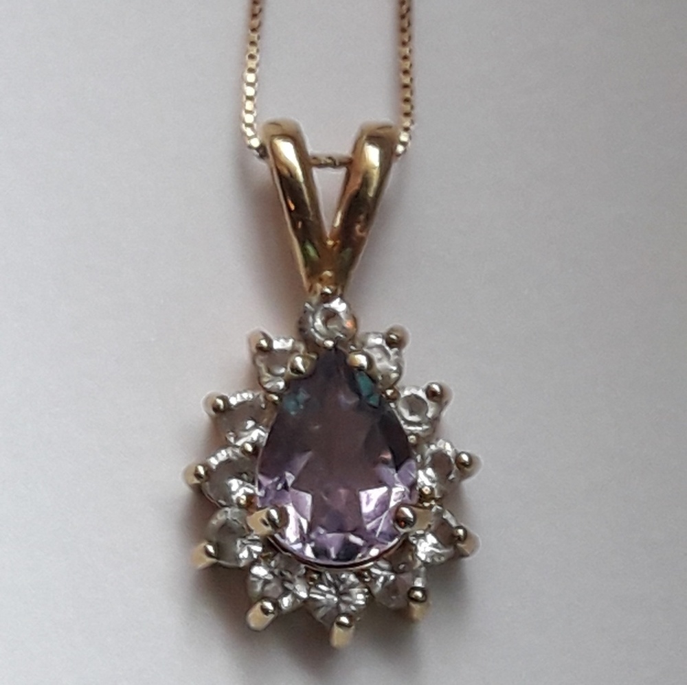 Pear Amethyst Gold pendant